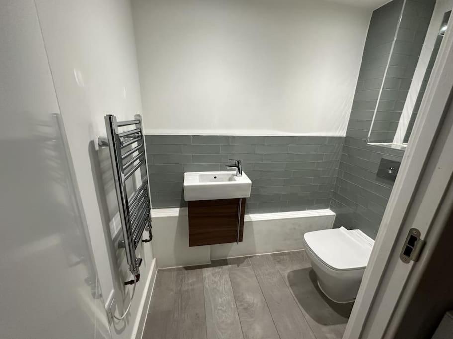Luxurious 1-Bedroom With Parking Birmingham Exterior photo